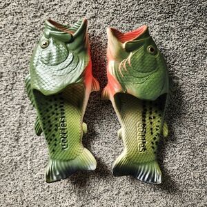 Coddies Green Fish-Shaped Sandals Size M 7-8